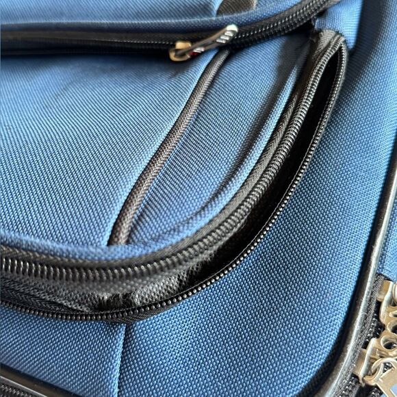 $239 TAG Freehold  28”Softside Spinner Luggage Suitcase DEEP BLUE travel bag - Picture 15 of 15